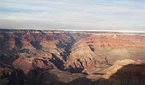 Vue au dessus du Grand Canyon sud depuis un avion.